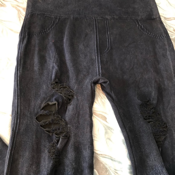 Distressed Jeggings - Picture 2 of 6